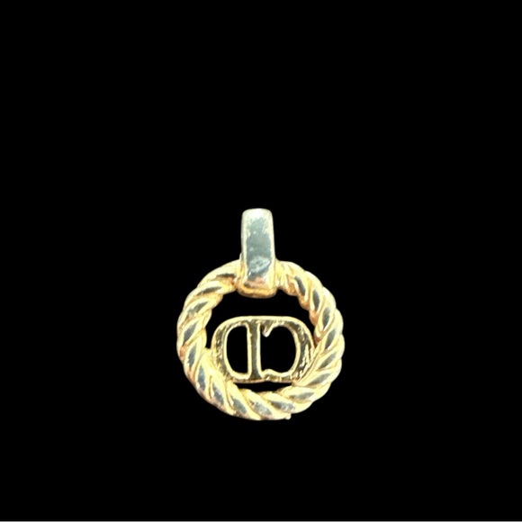 Authentic DIOR Pendant with CD Logo - Picture 2 of 2